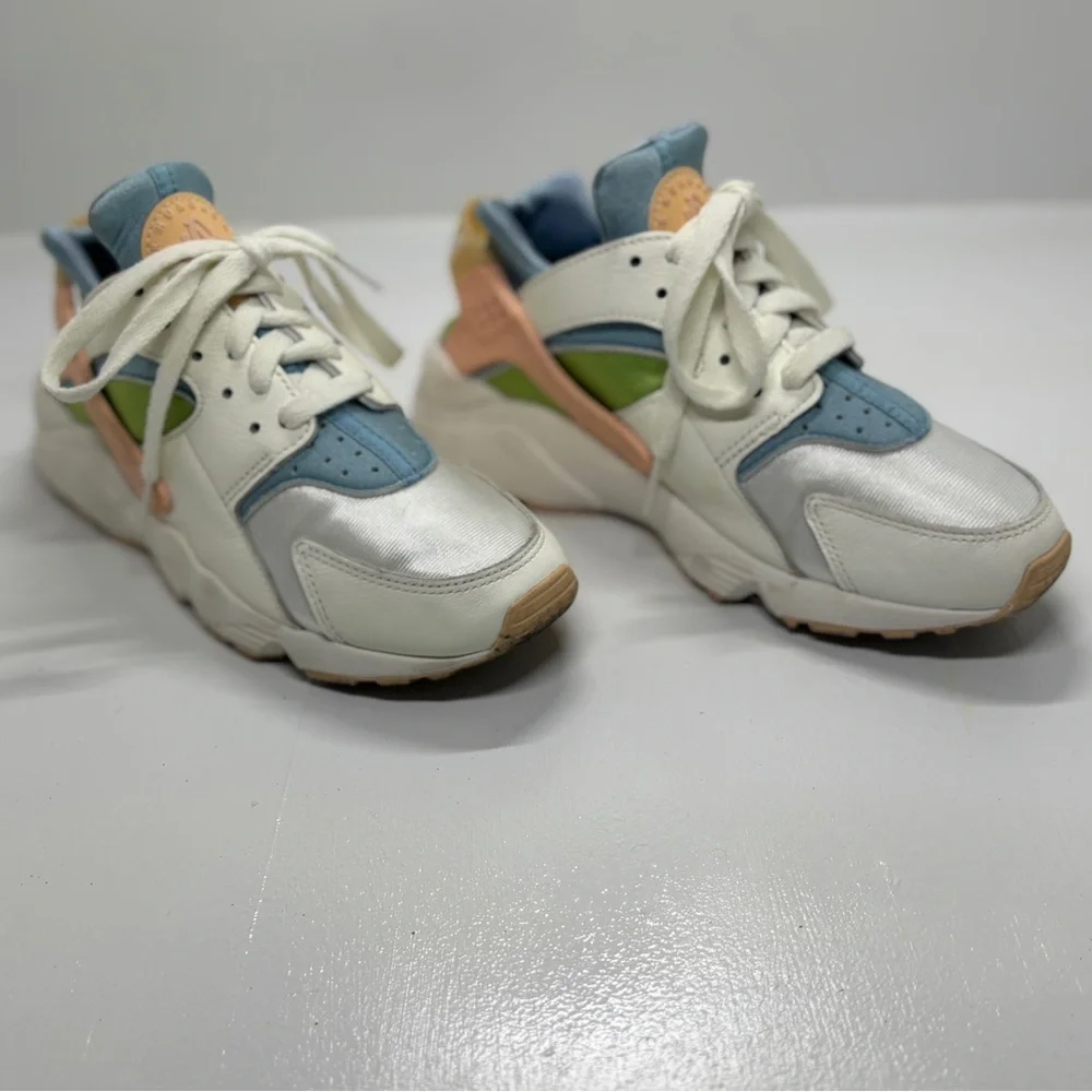 Nike Air Huarache Women’s 7.5 Pastel Multi Color Running Sneakers DQ0117-100